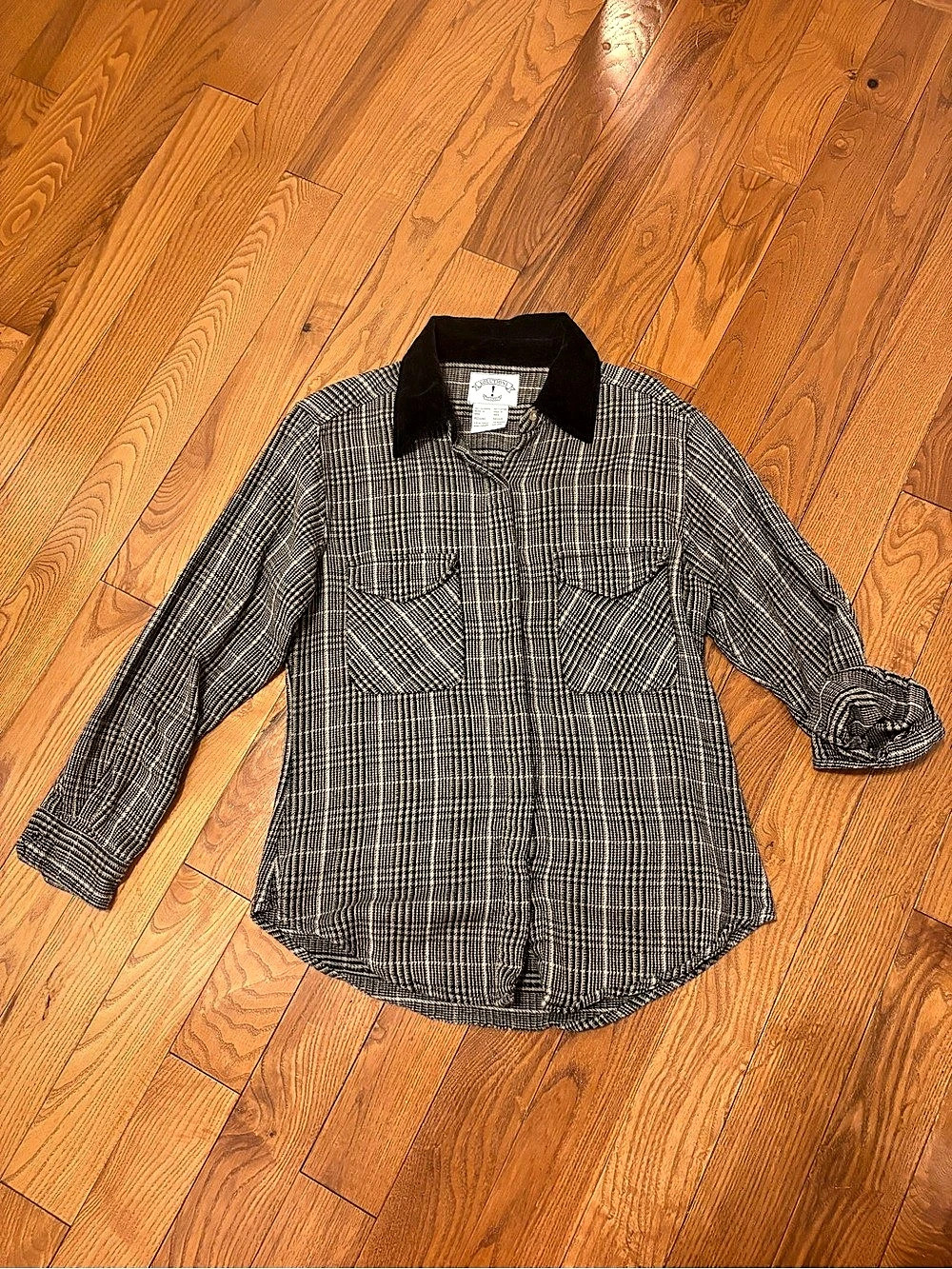 Solutions Original Houndstooth Button Down Shirt in Black/White/Gray Medium